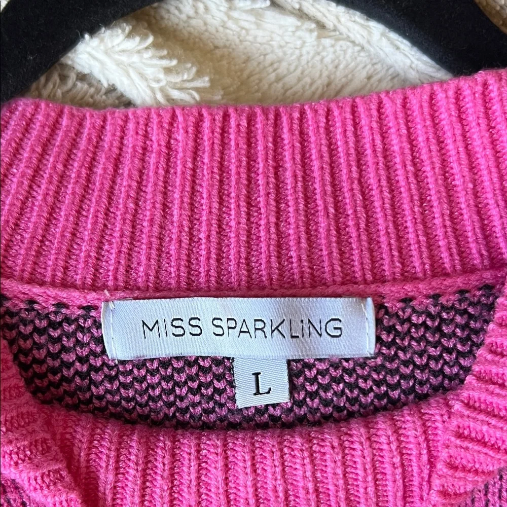 Pink Heart Pattern Sweater - Picture 2 of 8